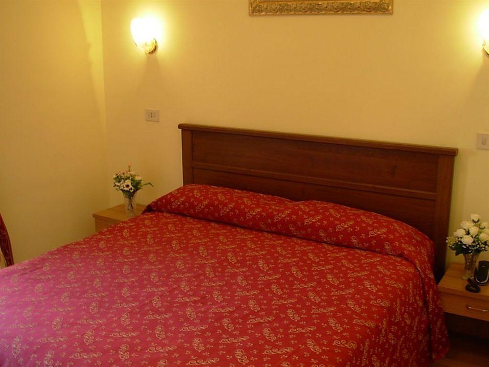 Bed In Roma Bed and Breakfast Buitenkant foto