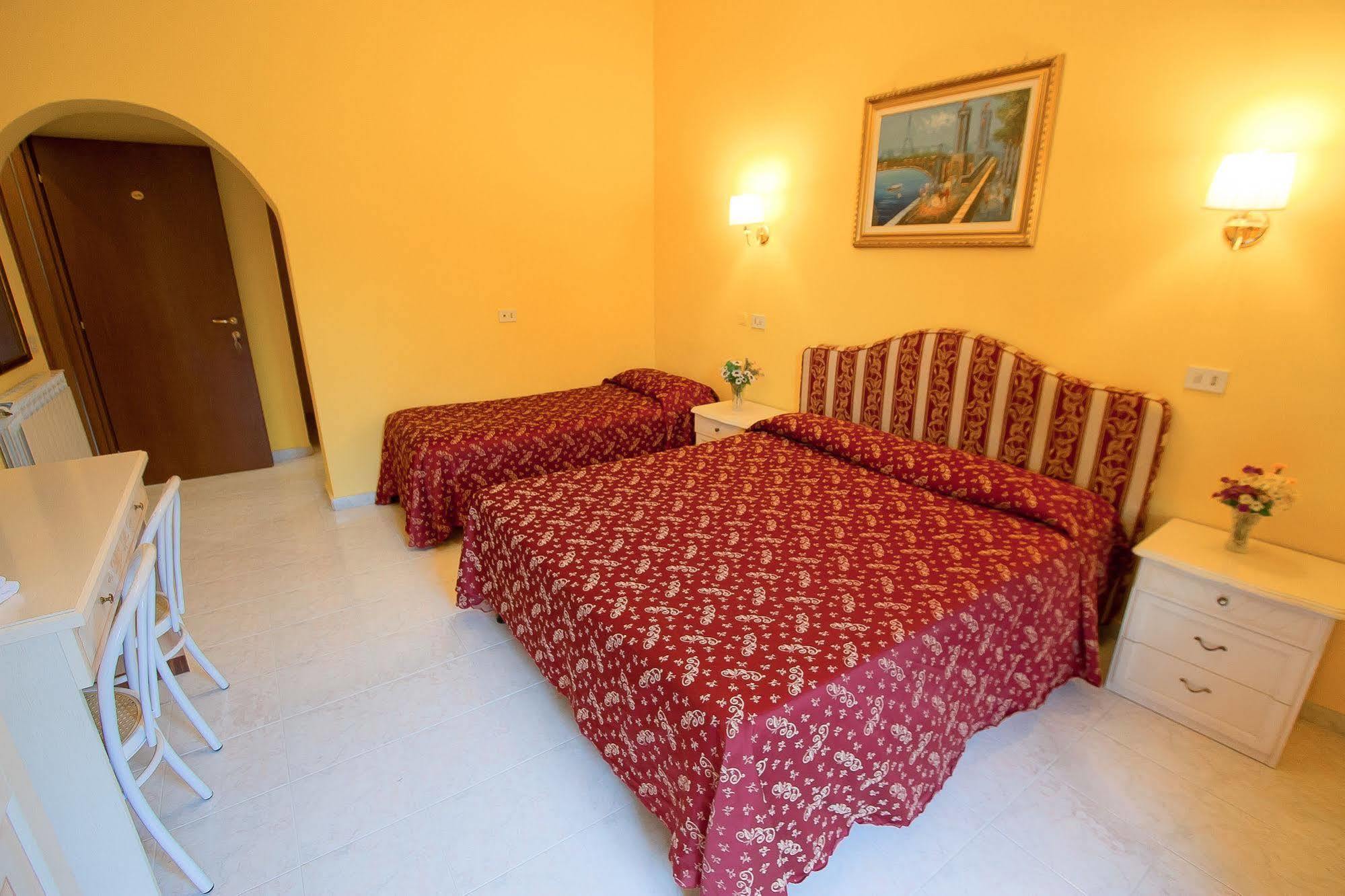 Bed In Roma Bed and Breakfast Buitenkant foto