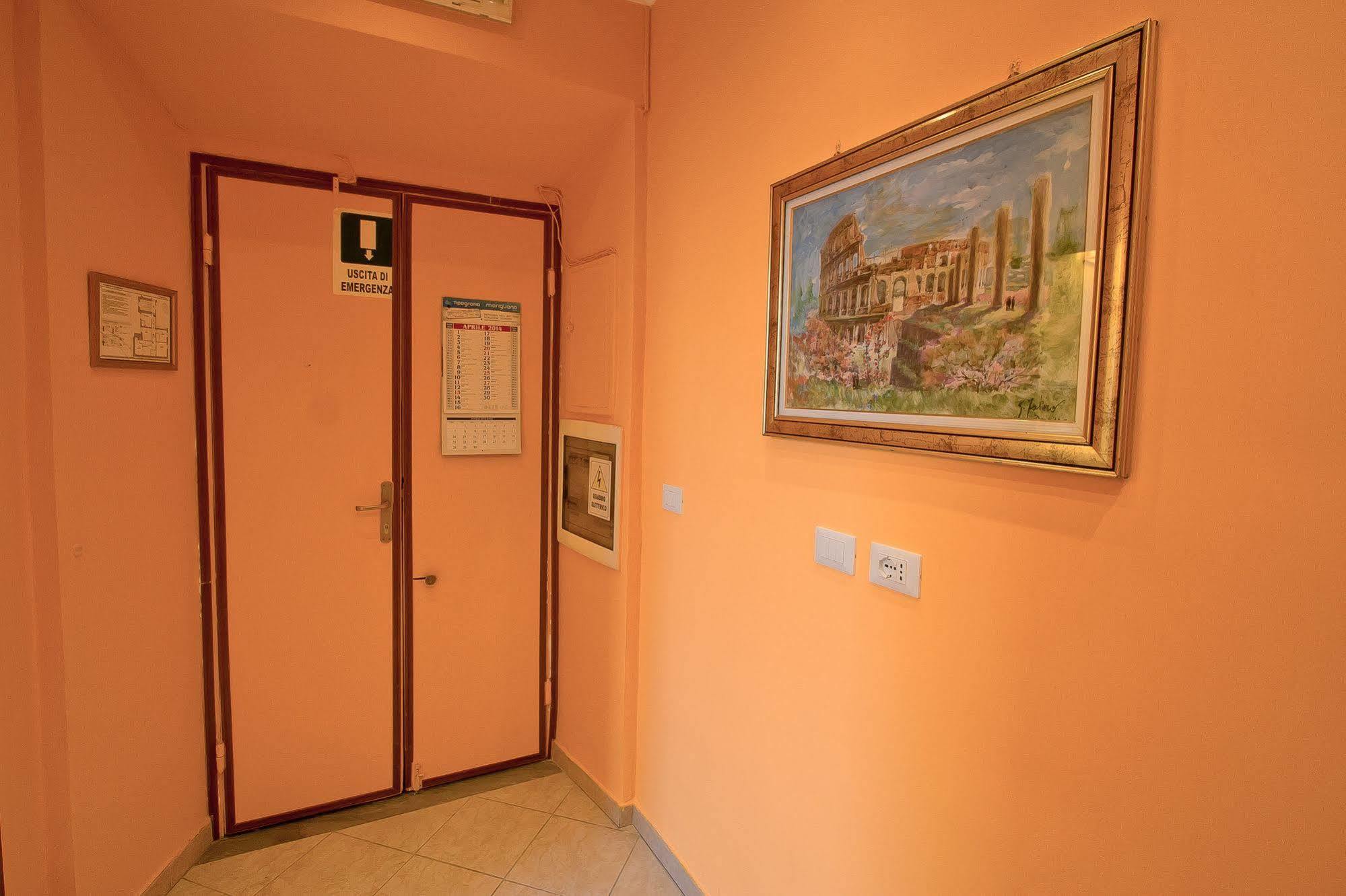 Bed In Roma Bed and Breakfast Buitenkant foto